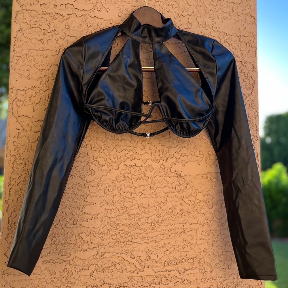BLACK LEATHER UNDERBUST CUT OUT CROP TOP | US 4 UK 8